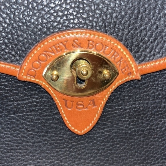 VINTAGE classic black pebbled leather Dooney Bourke Calvary spectator bag large - Picture 3 of 17